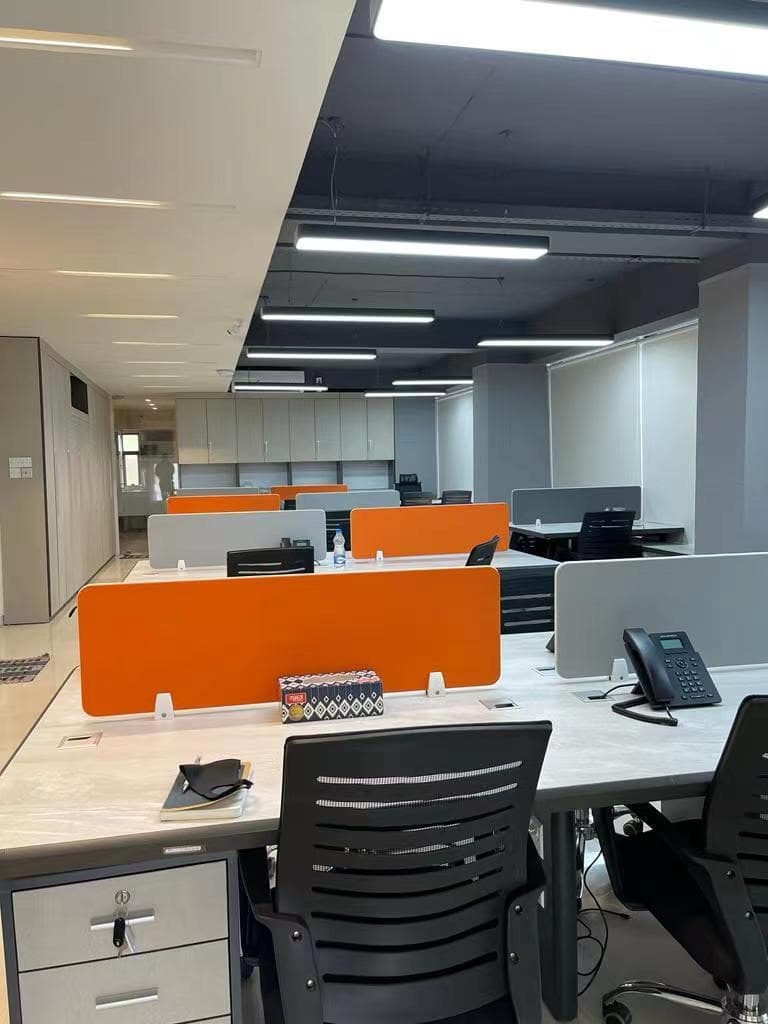 Open Workstation Layout with Orange Dividers
